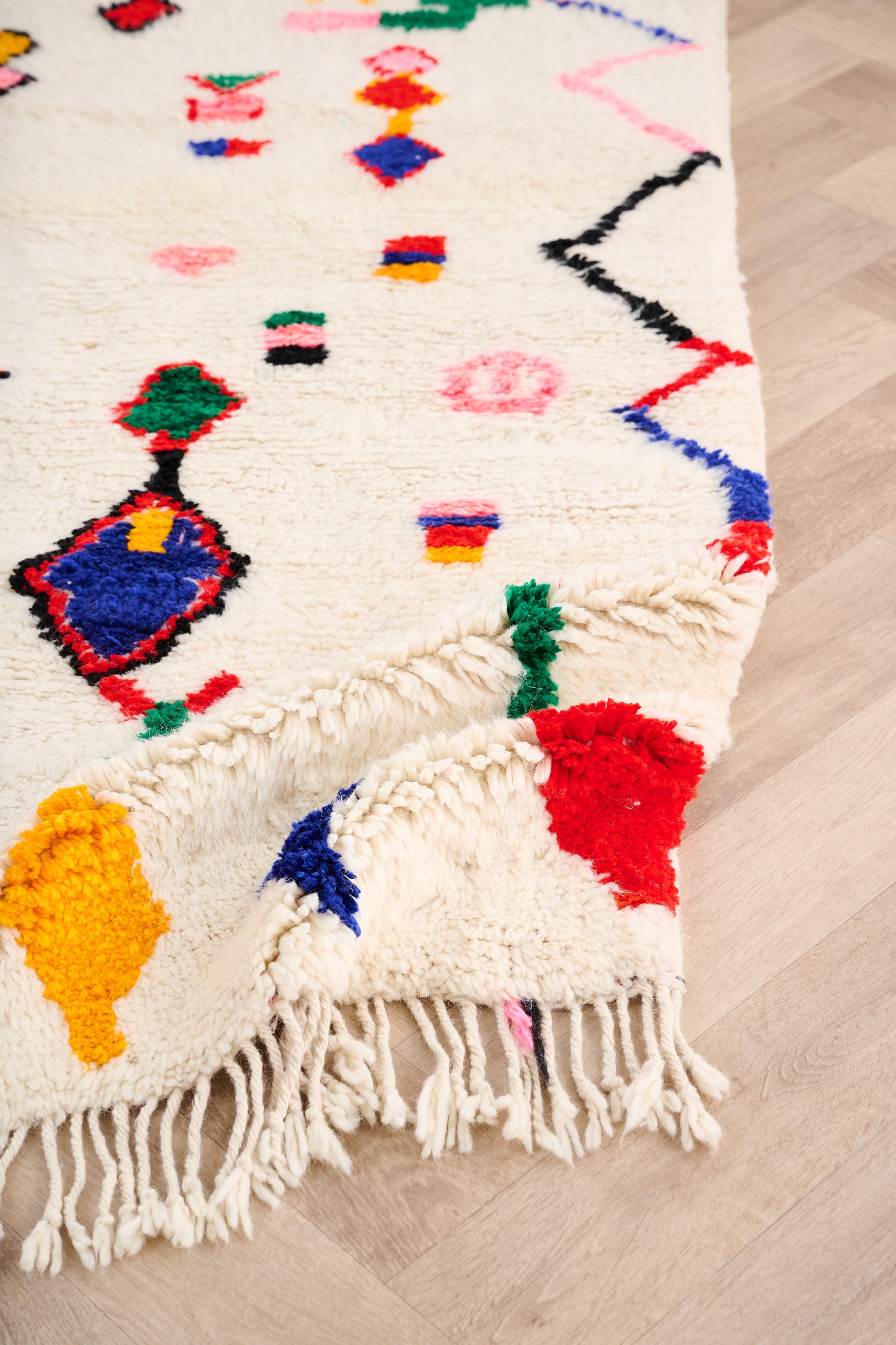 Colorful Berber rug 104 x 166 cm - n°1060