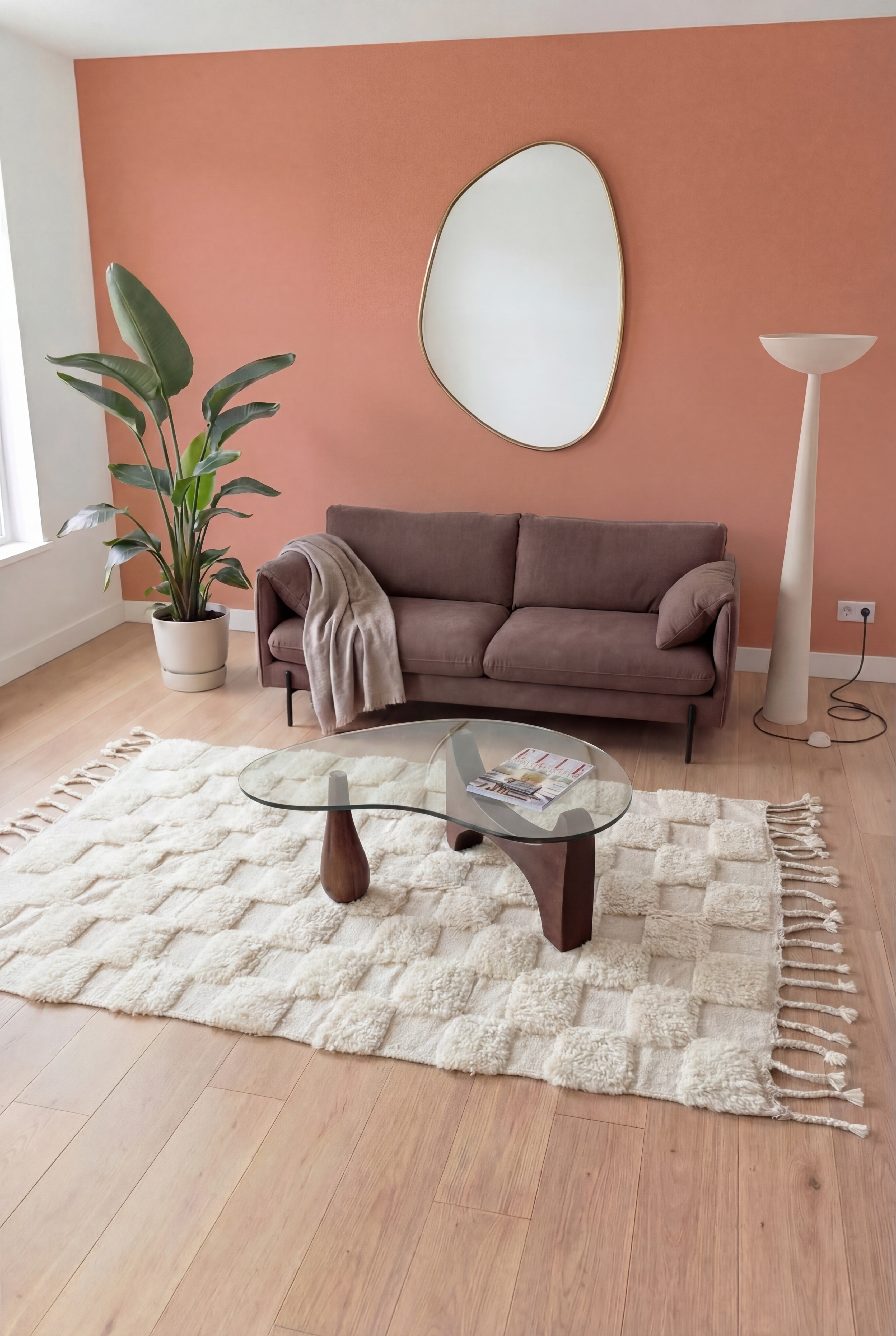 Tapis berbère marocain Beni Ouarain fait main, laine blanc, 142x295 cm, n2269 — mis en scène dans un salon contemporain | Tamazi