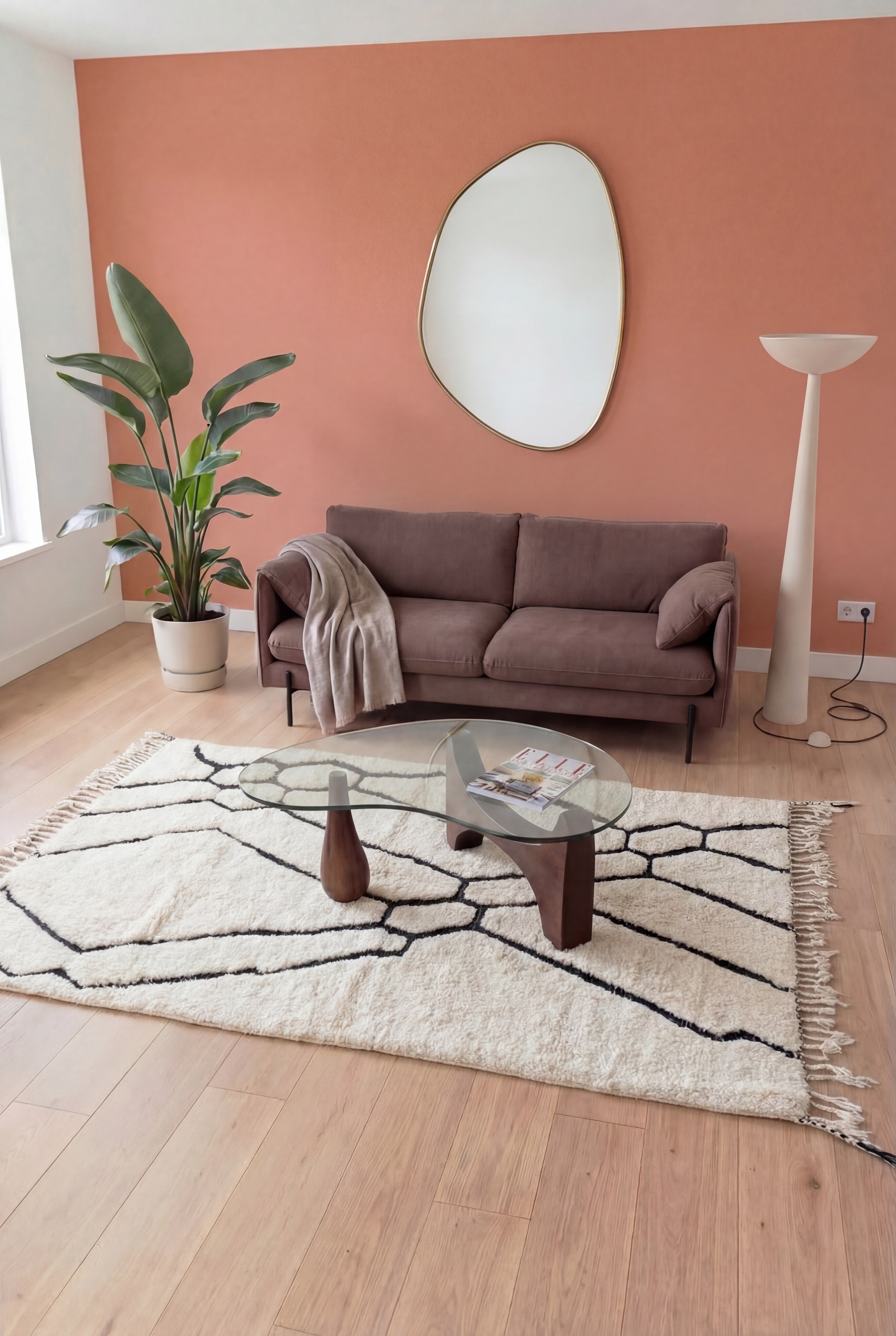 Tapis berbère marocain Beni Ouarain fait main, laine blanc et noir, 153x285 cm, n2516 — mis en scène dans un salon contemporain | Tamazi
