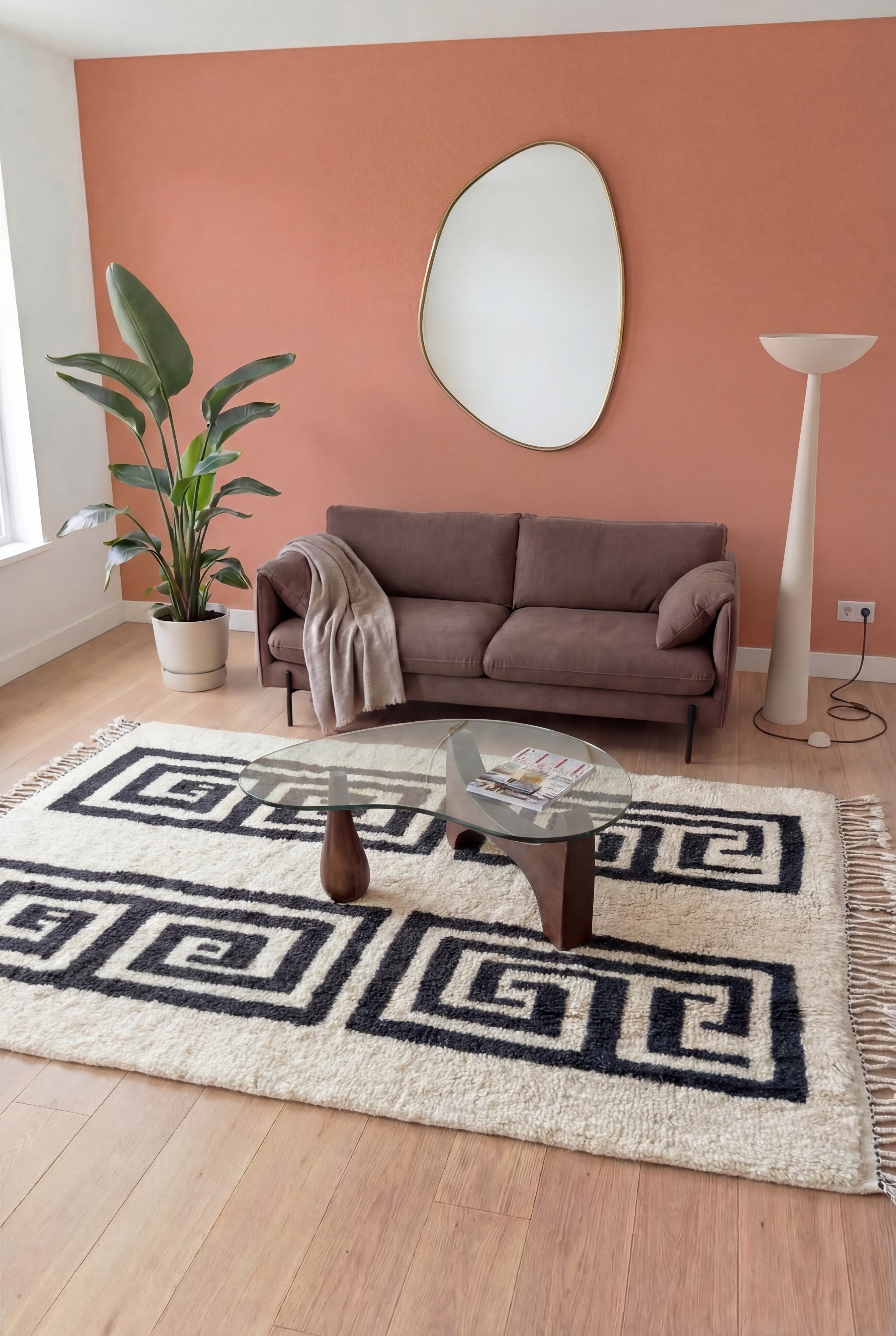 Tapis berbère marocain Beni Ouarain fait main, laine blanc cassé et noir, 200x340 cm, n2263 — mis en scène dans un salon contemporain | Tamazi