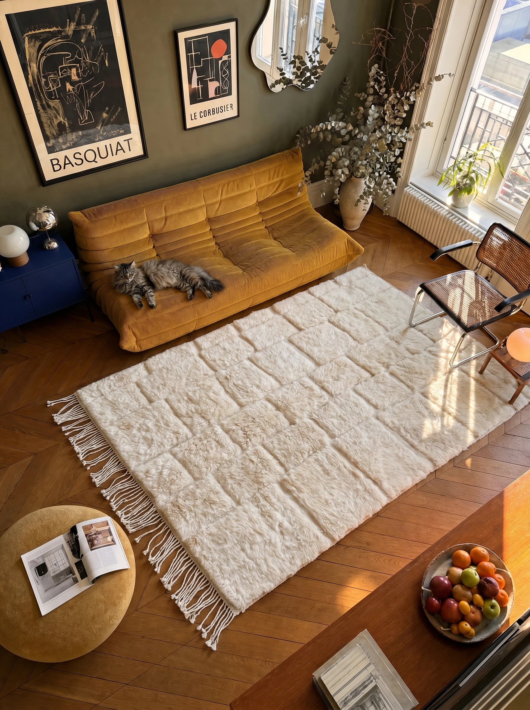 Tapis M'rirt 144 x 275 cm, tapis berbère en situation dans un salon, fait main en laine | Tamazi