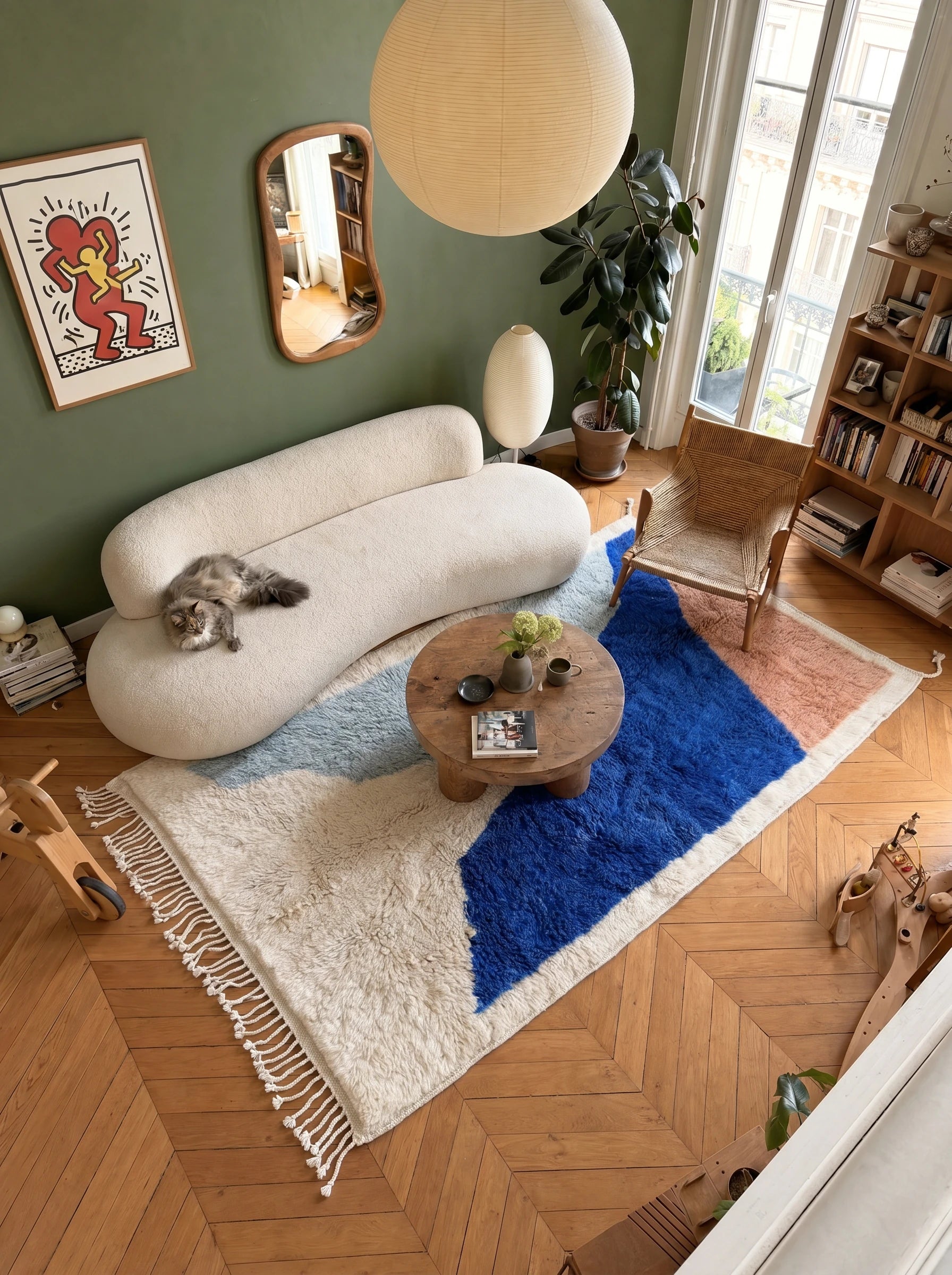 Tapis M'rirt 155 x 268 cm, tapis berbère en situation dans un salon, fait main en laine | Tamazi